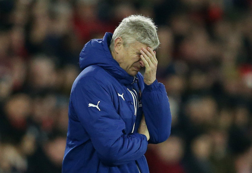 Zbog pušenja šalje igrače u rezervni tim!