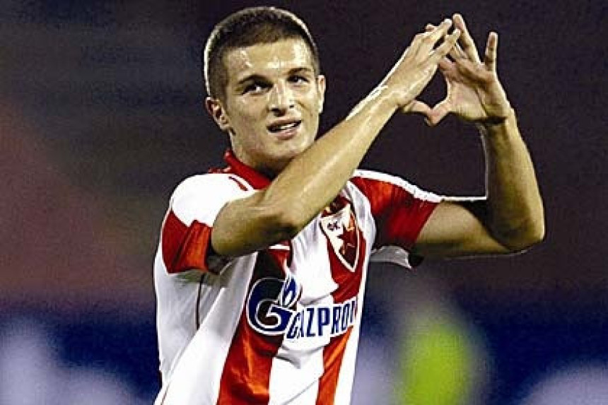 Лазовић: Не знам шта ћу, дуго сам у Звезди?!