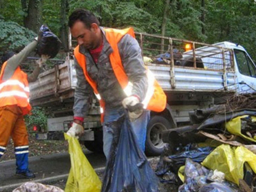 Banjaluka: Smeće odlažu pored puta