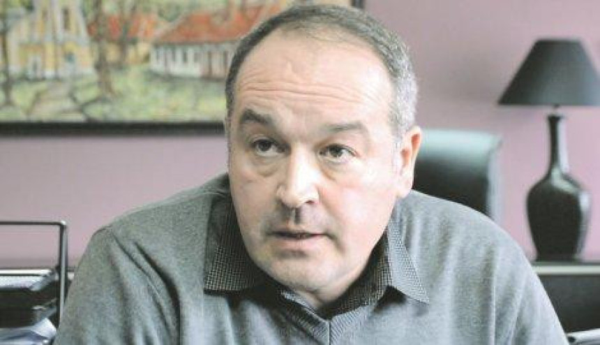 Direktor izbegao pritvor