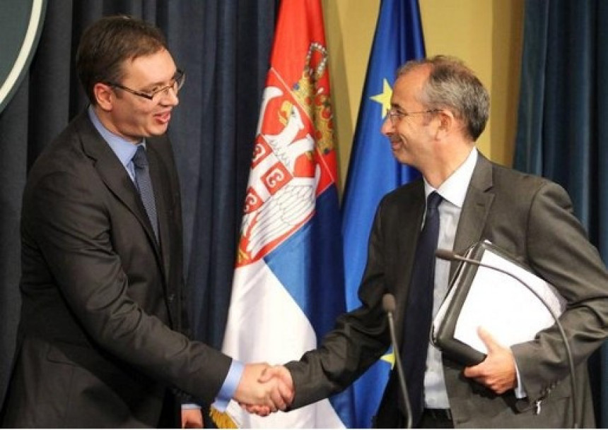 Vučić i Devenport rješavaju sukob!