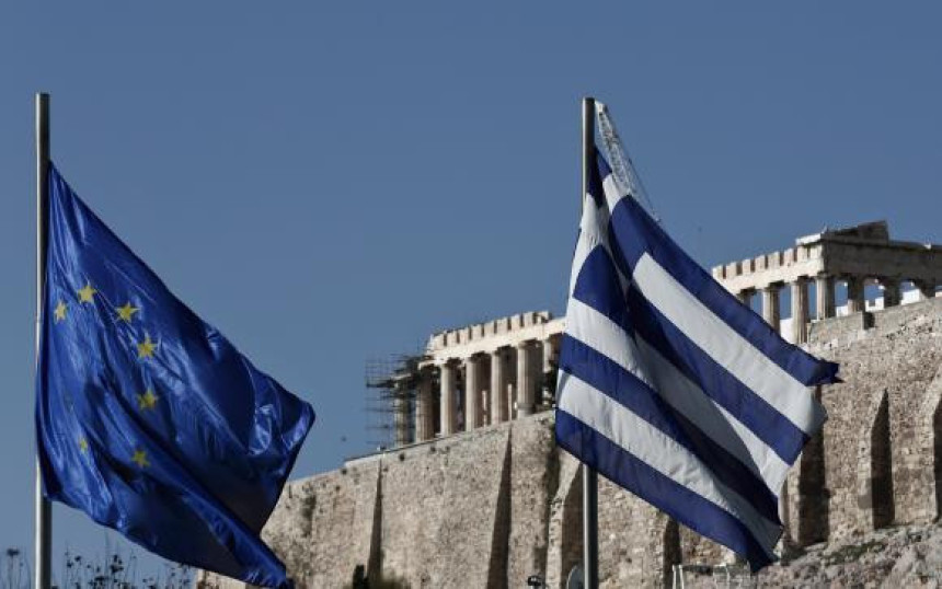 Грчка “бомба” откуцава