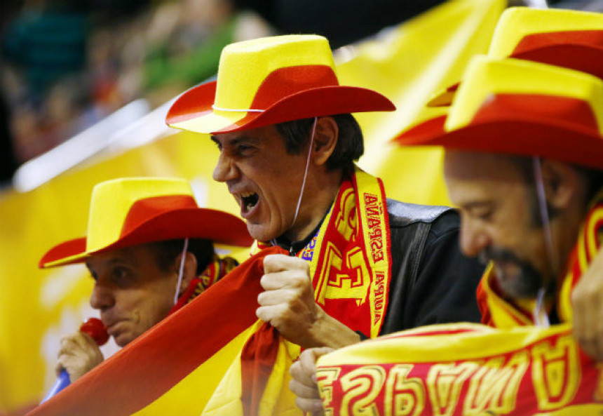 Plaćeni Španci navijaju za Katar na SP!