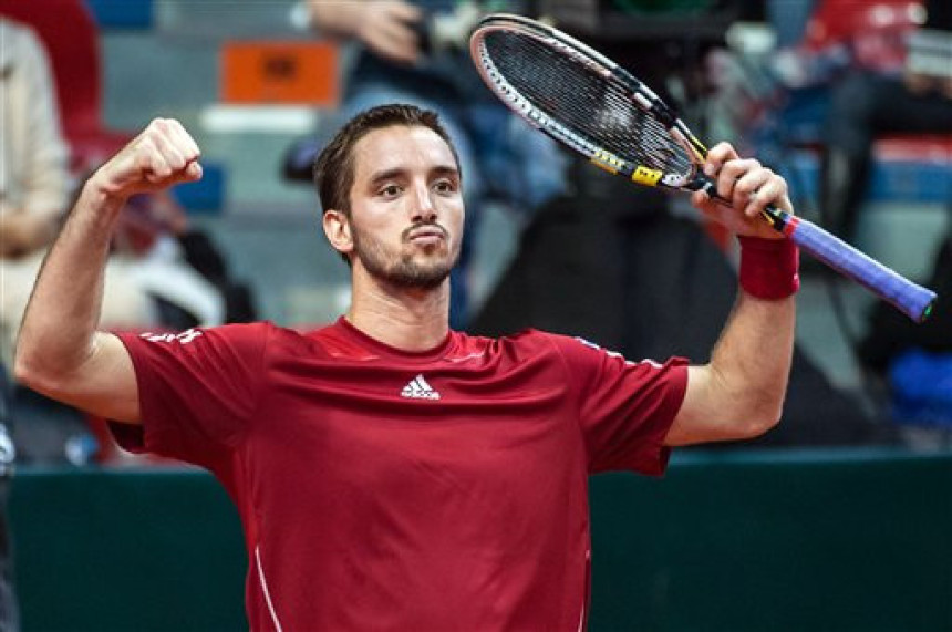 Troicki u finalu Sidneja!