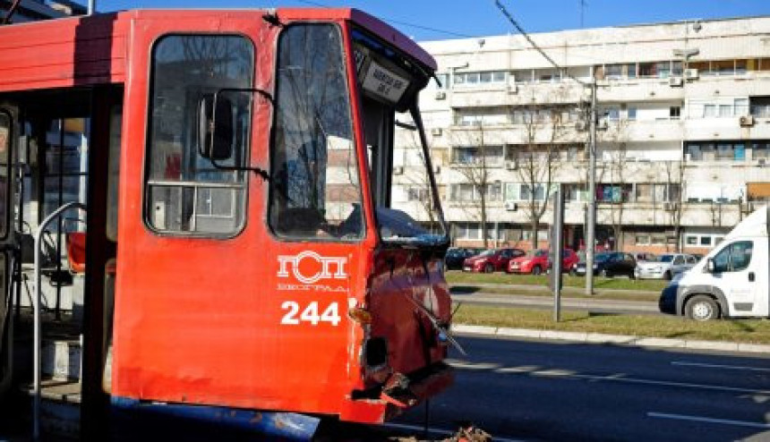  Sedmoro povrijeđeno u udesu kod "Hajata"