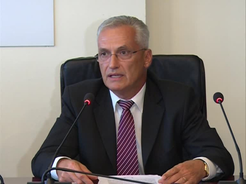Vlada ponovo smjenjuje Stanetića