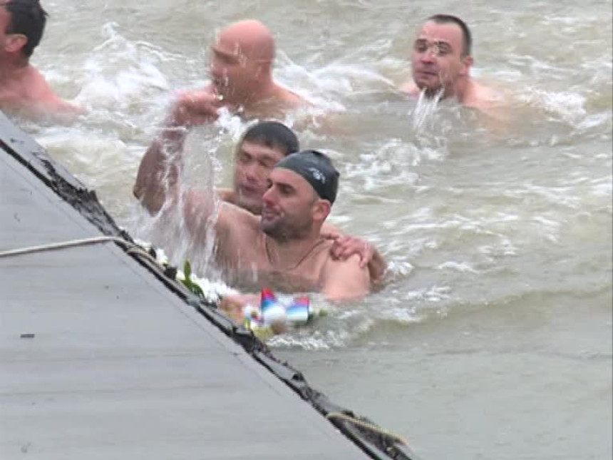 Brčaci plivali za Časni krst