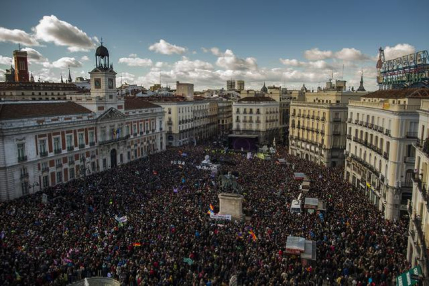 Хиљаде људи на улицама Мадрида