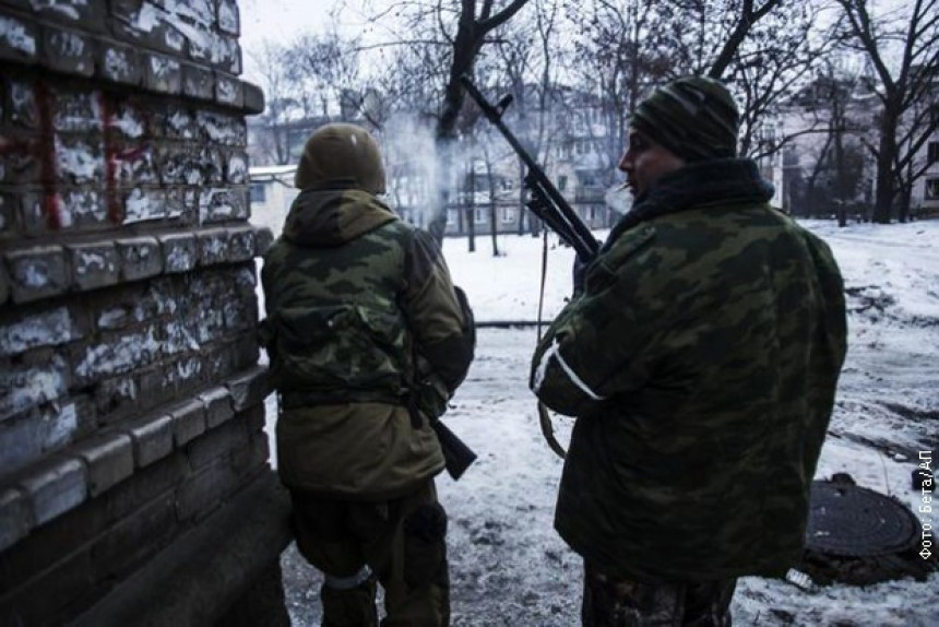 Istok Ukrajine na udaru artiljerije