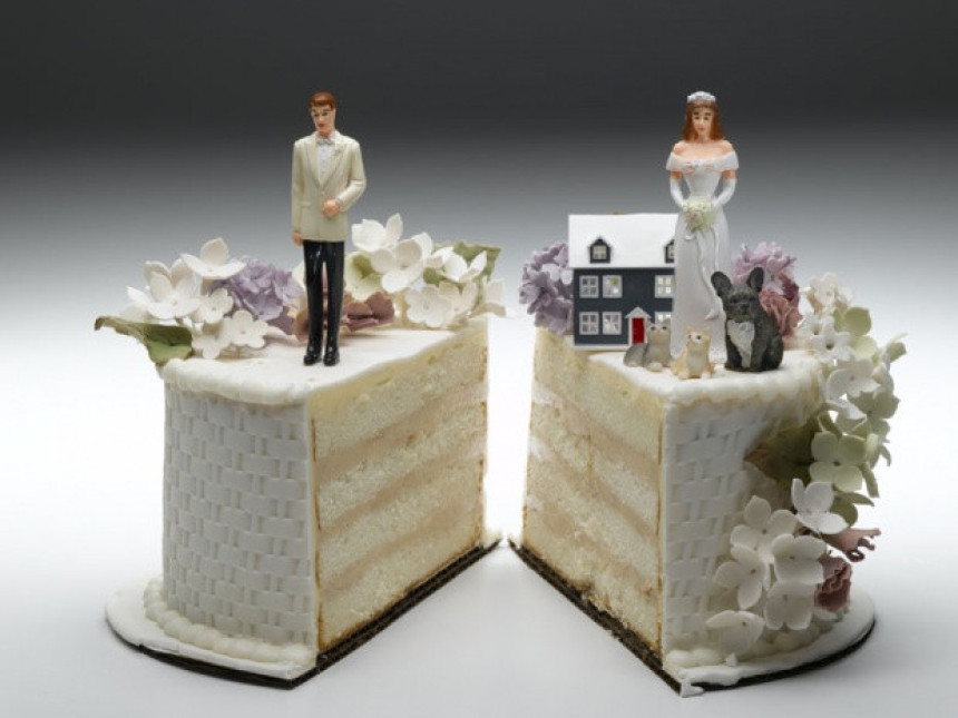 Годишње "пукне" хиљаду бракова