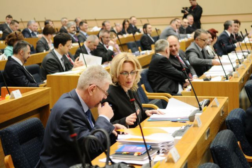 OEBS: Zakon je poražavajući za slobodu izražavanja