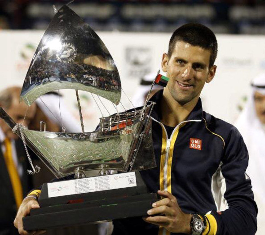 Nole se na teren vraća u Dubaiju