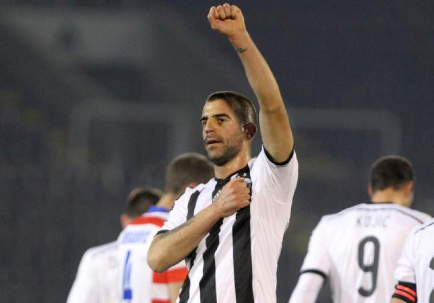 Ode i Škuletić iz Partizana!