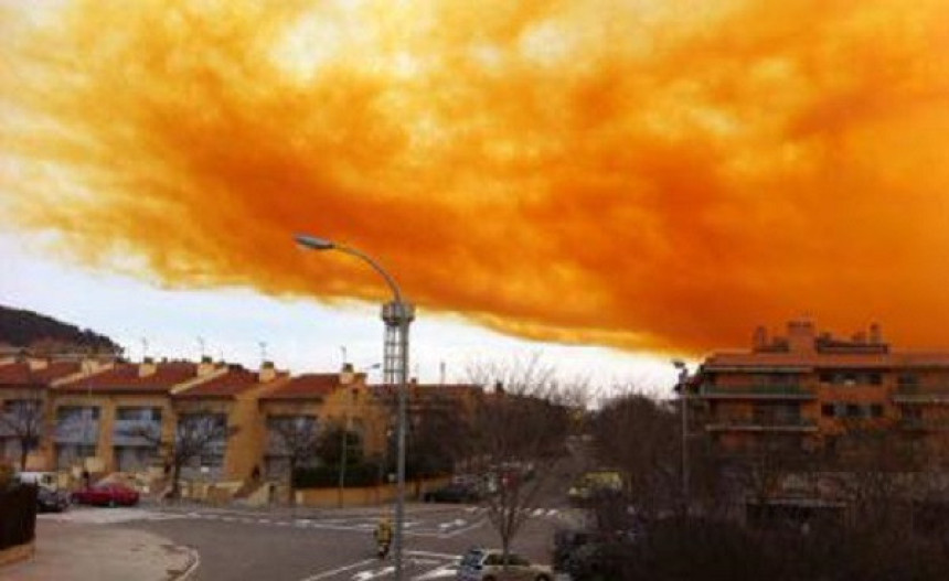 Барселона: Шири се токсични облак