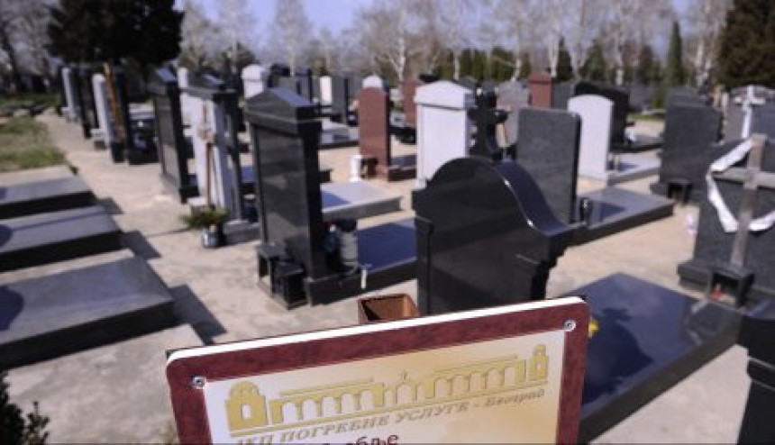 Srbi obišli groblje na jugu Kosovske Mitrovice