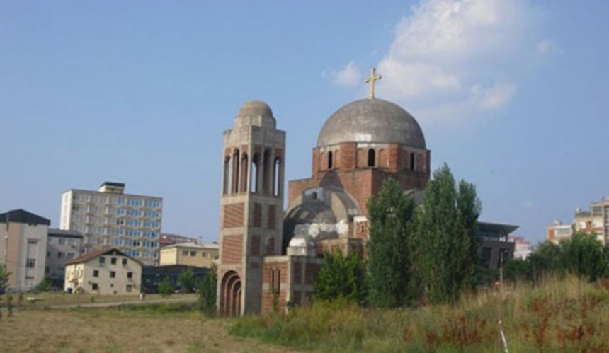 Албанци пријете рушењем цркве