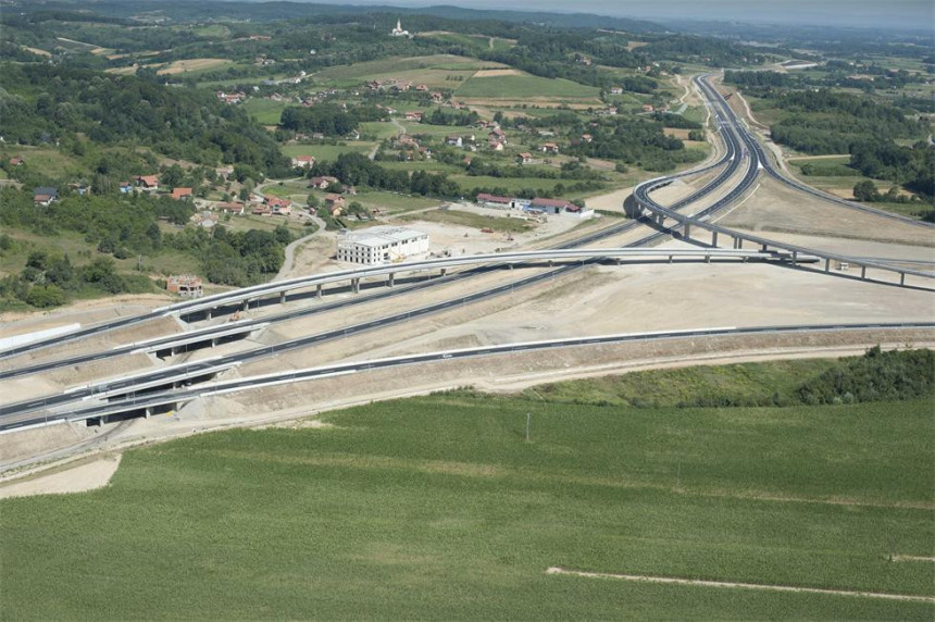 Novo zaduženje Srpske: 70 miliona za autoput