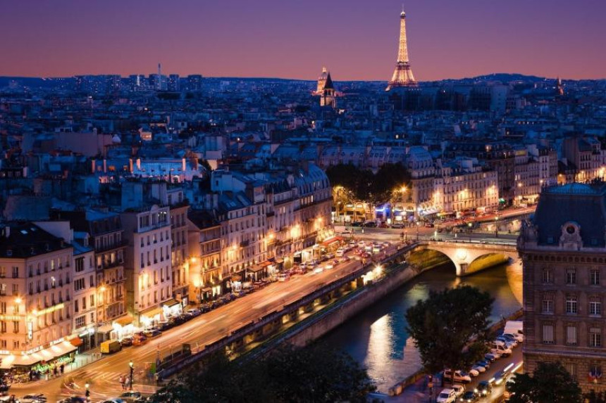 Misteriozni dronovi opet iznad Pariza