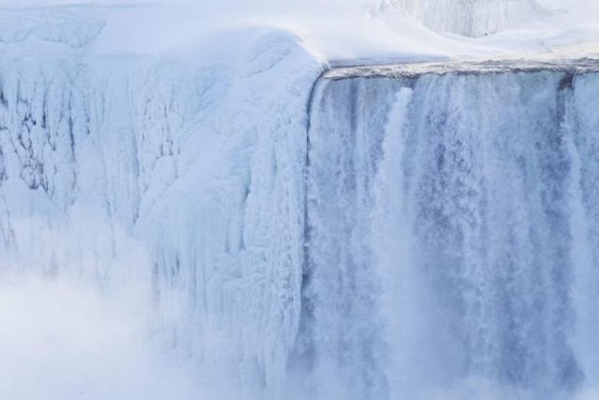 Ледени Нијагарини водопади