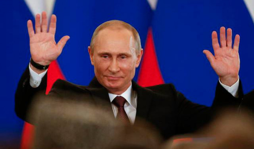 Запад не воли Путина, али га Руси воле све више
