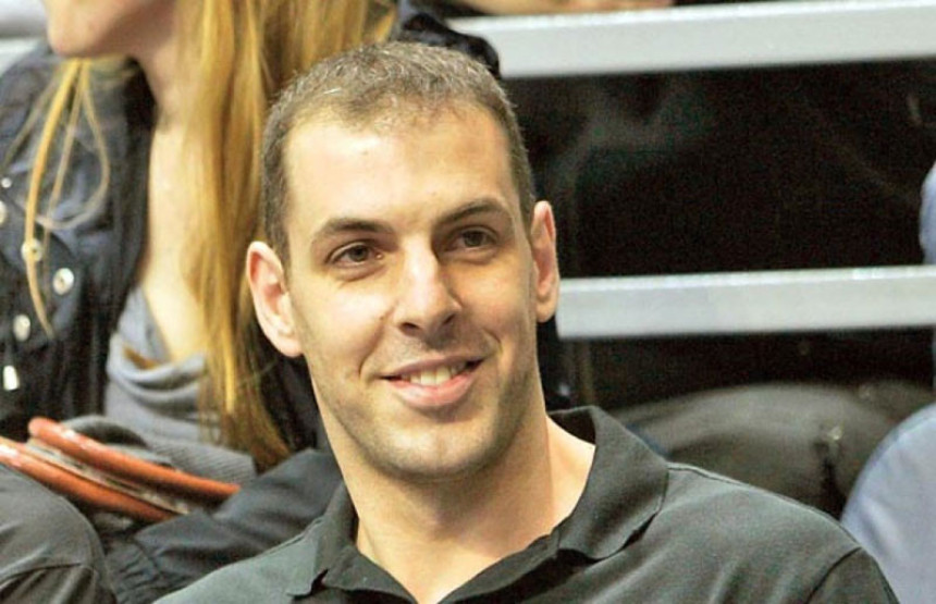 Aleks Marić otišao u Iran!