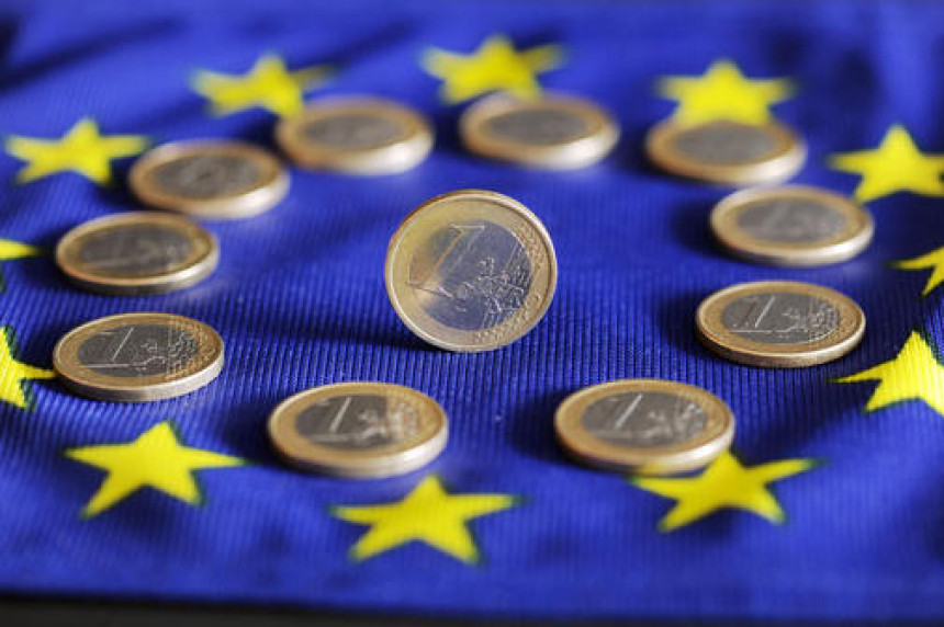 Да ли ће ЕУ профитирати од пада евра?