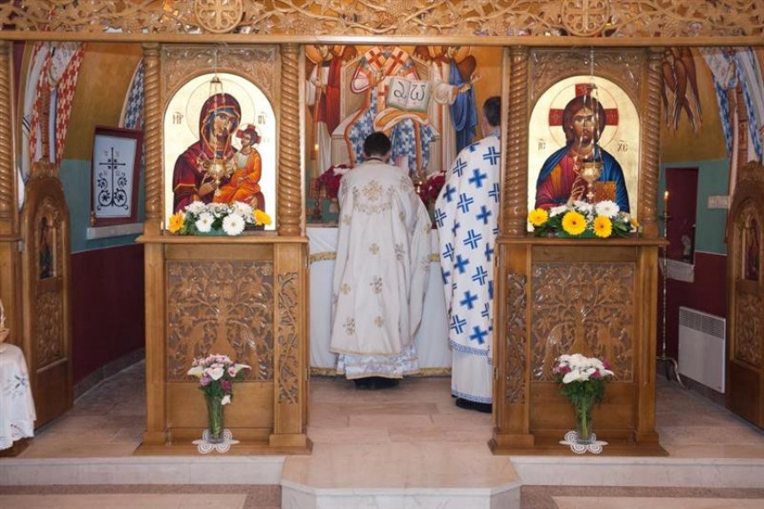 Обијена православна капела у Метковићу