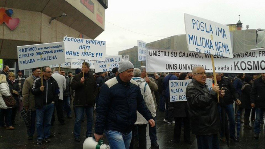 Radnici "Kosmosa" na Trgu Krajine