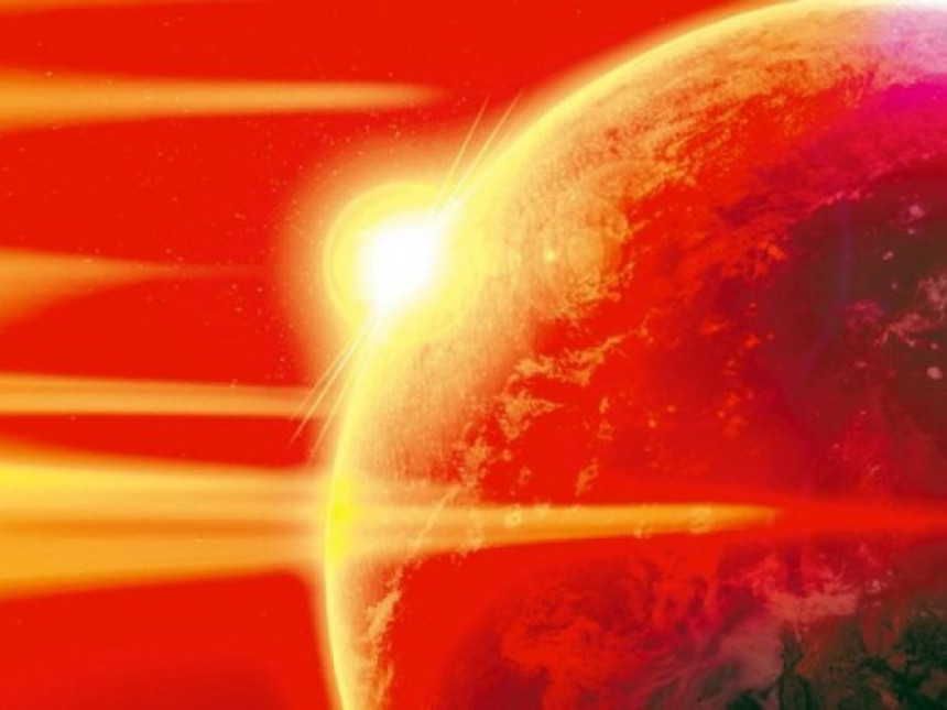 Експлозија на Сунцу прекида радио везе 