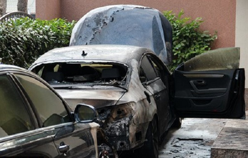 Izgorjela dva automobila u Mostaru