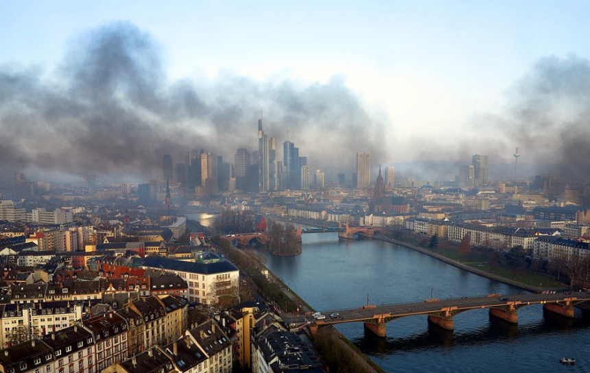 Dim i vatra iznad Frankfurta
