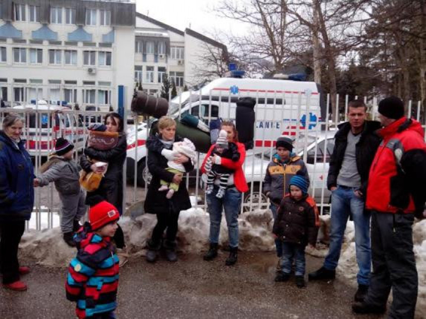 Bijelo Polje: Roditelji prekinuli štrajk glađu