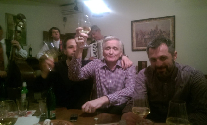 Srna javlja: Izašao novi SNSD selfi 