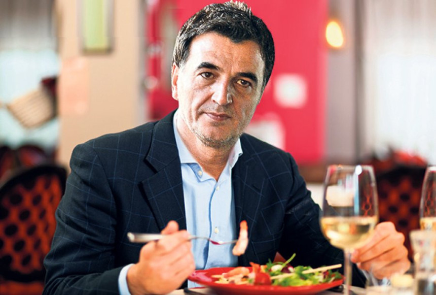 Ćazim glavni zavodnik na estradi
