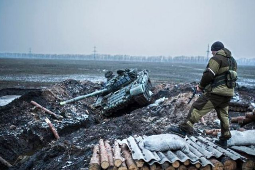 Ukrajina: Artiljerijska paljba oko Donjecka