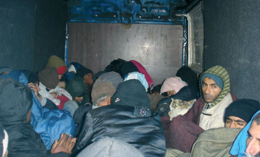 Krijumčario 18 Somalijaca u kombiju