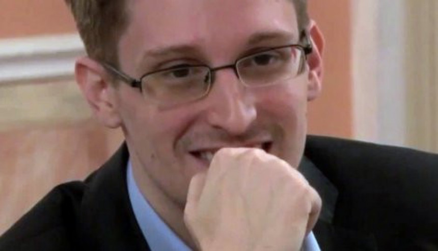 Сноуден у Москви са шведским посланицима