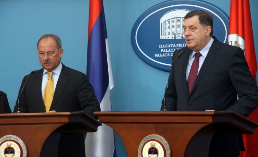 Dodik: Rusi donirali Šamcu 500.000 evra