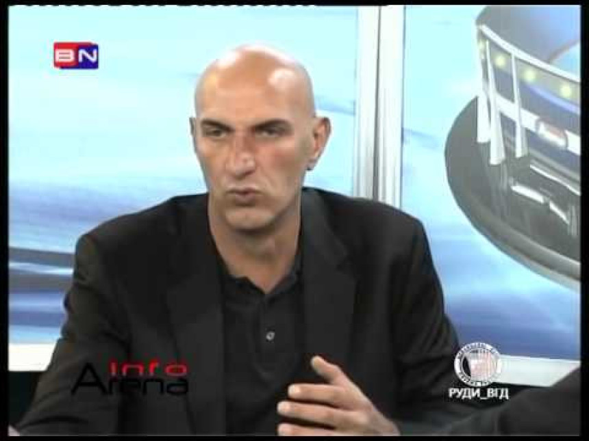 Ау, ала је Грбовић оплео по Човићу...!