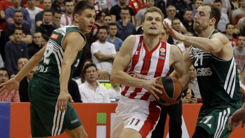 EL: Zvezda nikako da nauči lekciju - opet pala u finišu!