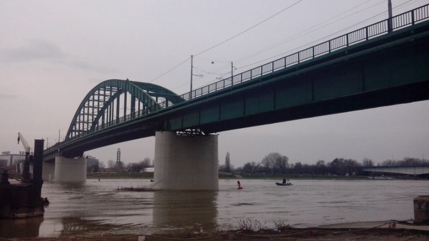 Stari most na Savi sa još četiri trake