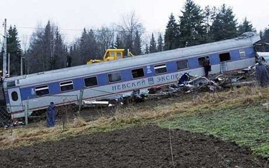 U sudaru vozova 26 povrijeđenih