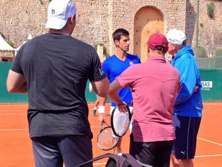 Noletu smeta šljaka Monte Karla!