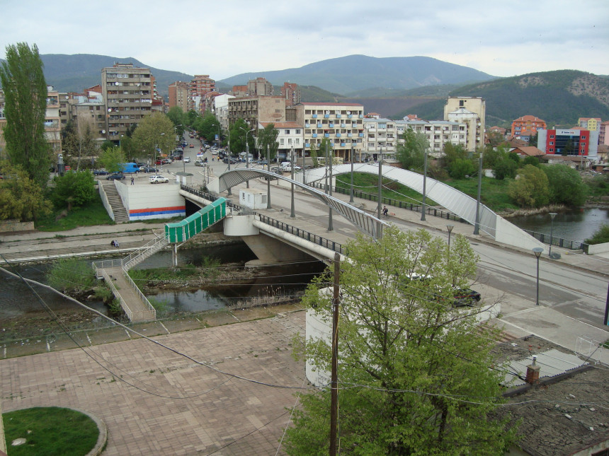 Косовска Митровица: Укинут притвор Србима