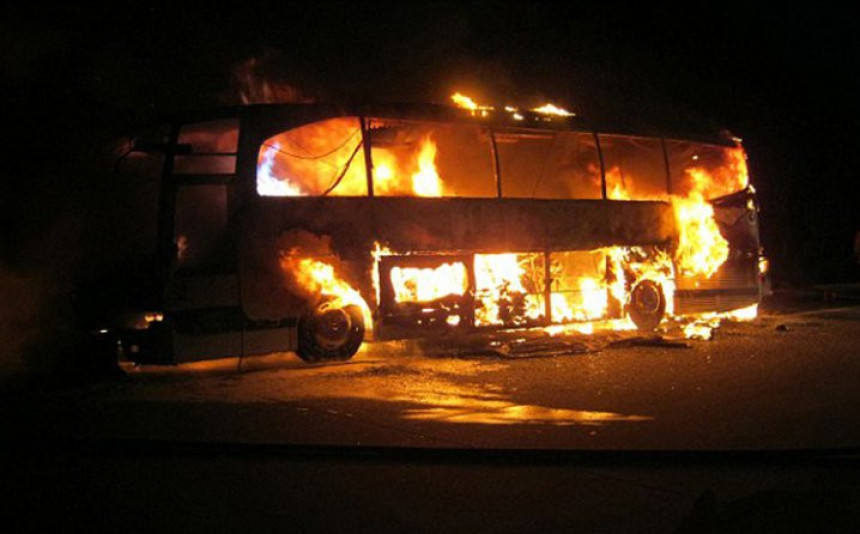 Mokro: Izgorio autobus