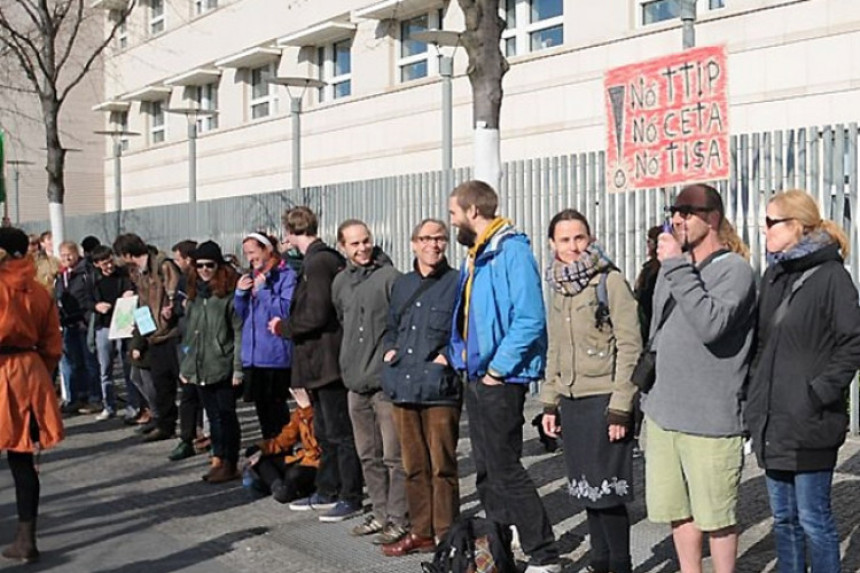 Protesti zbog sporazuma sa SAD