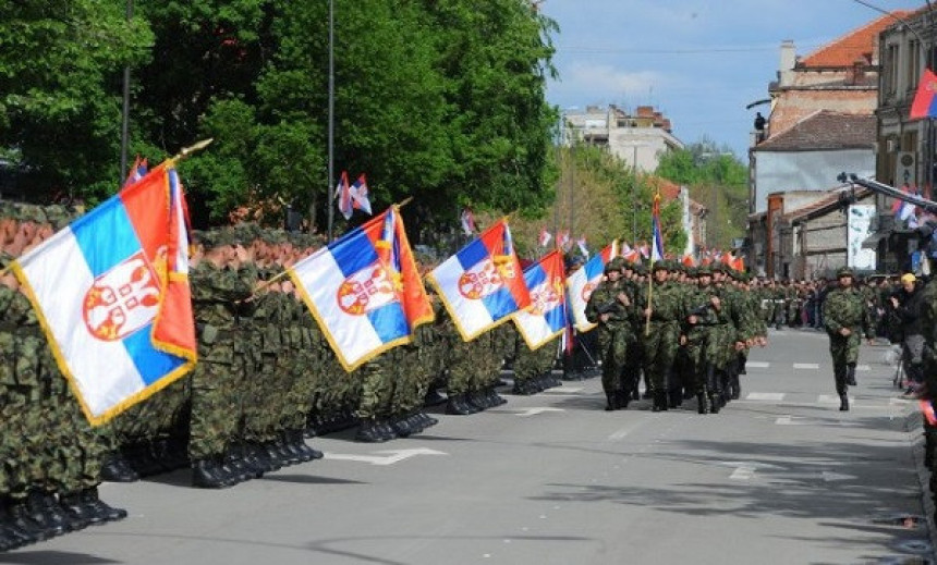 Nikolić: Vojska je stub i temelj društva