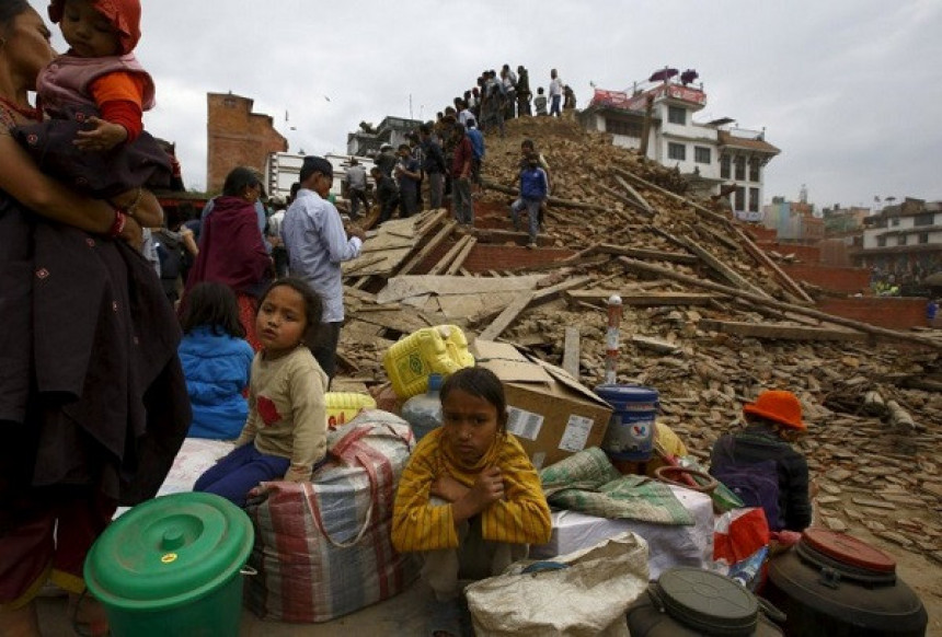 U zemljotresu poginulo više od 3.300 ljudi