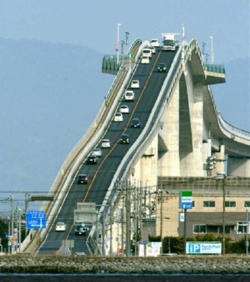 Овај мост плаши и најискусније возаче