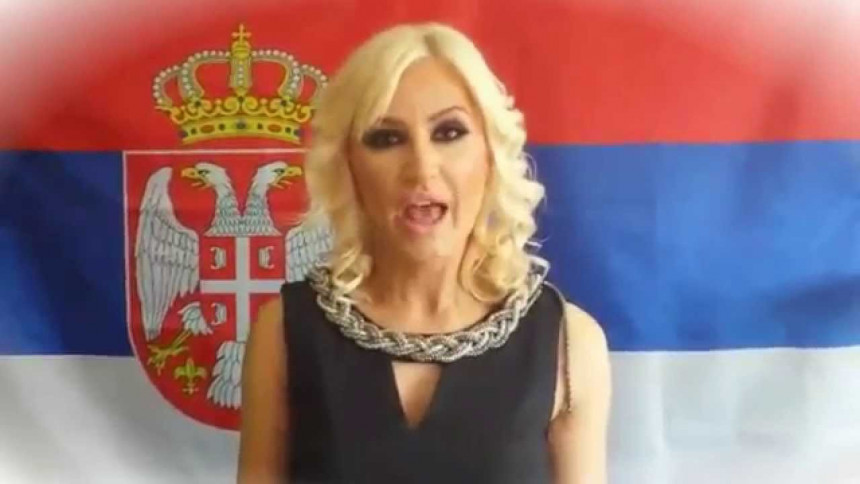 Otpjevala pjesmu o Vučiću, pa joj muž zabranio izlaz iz kuće